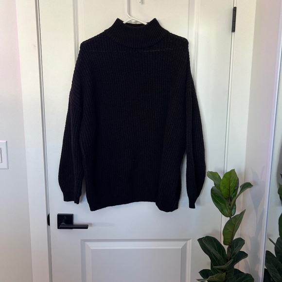 H&M Oversized sweater - Picture 1 of 3